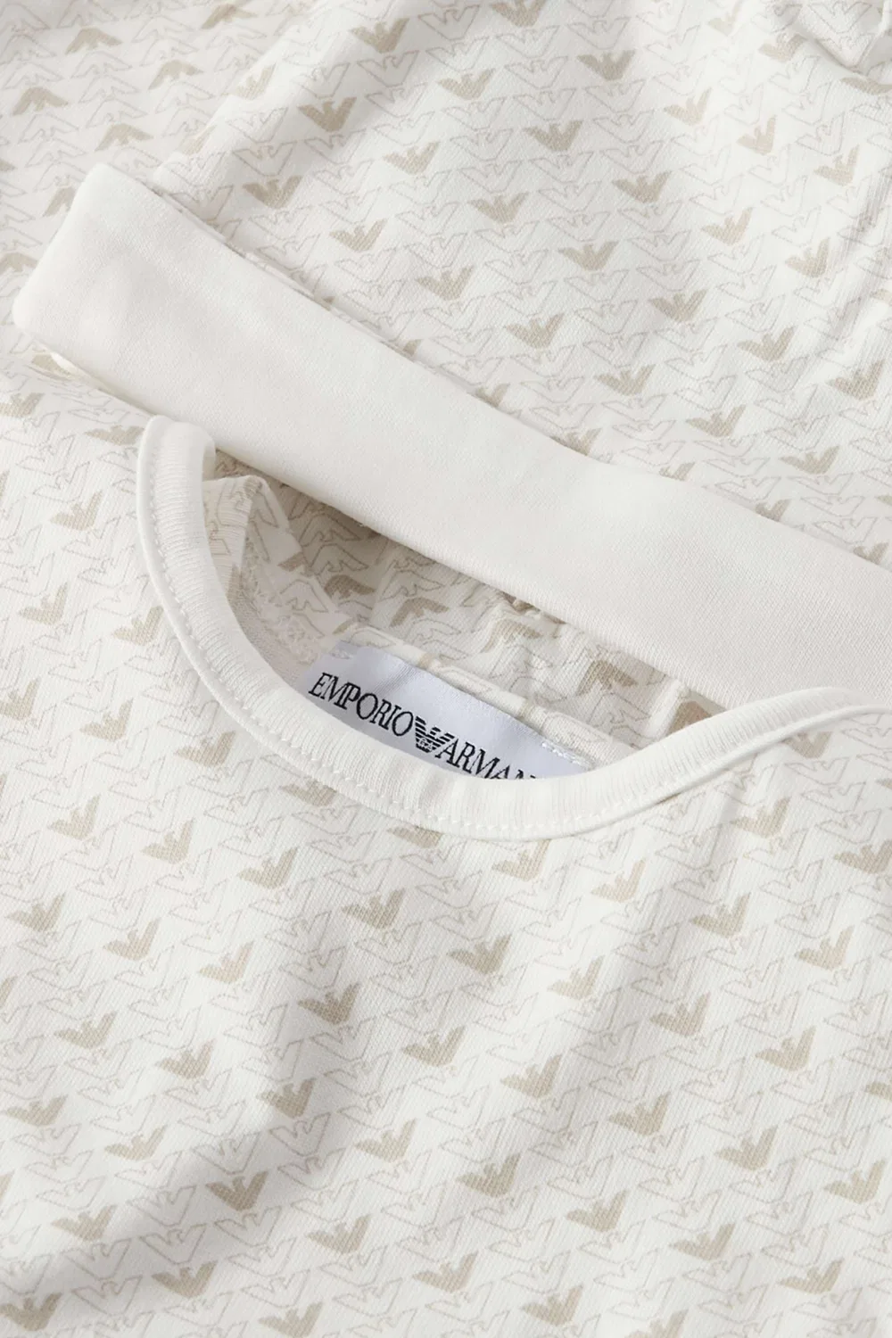 Комплект детской одежды для сна с нагрудником и шапочкой из хлопка All-over Logo Emporio Armani, нейтральный — фото 3