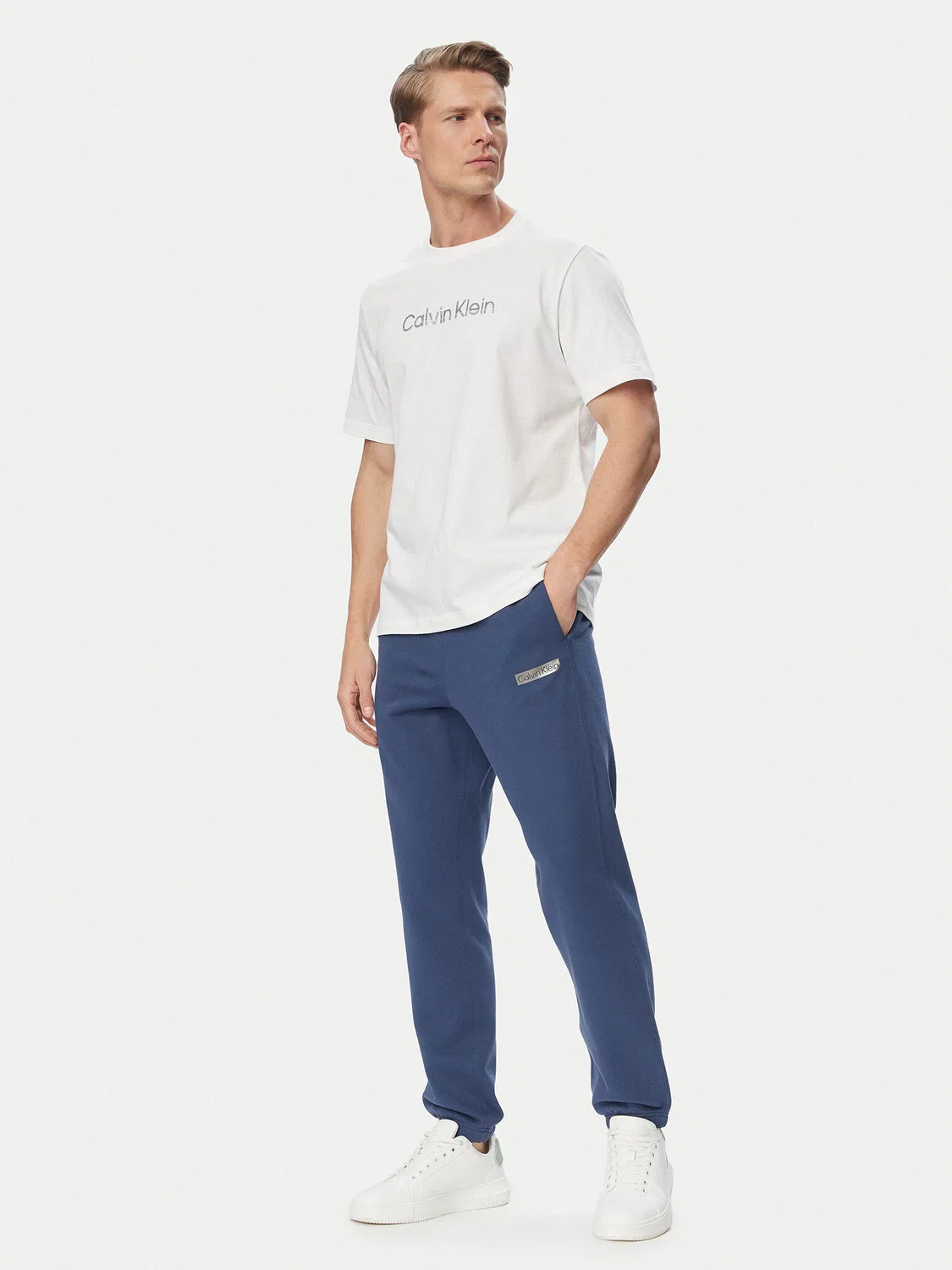 Мужские спортивные штаны стандартного кроя Calvin Klein, темно-синий — фото 2