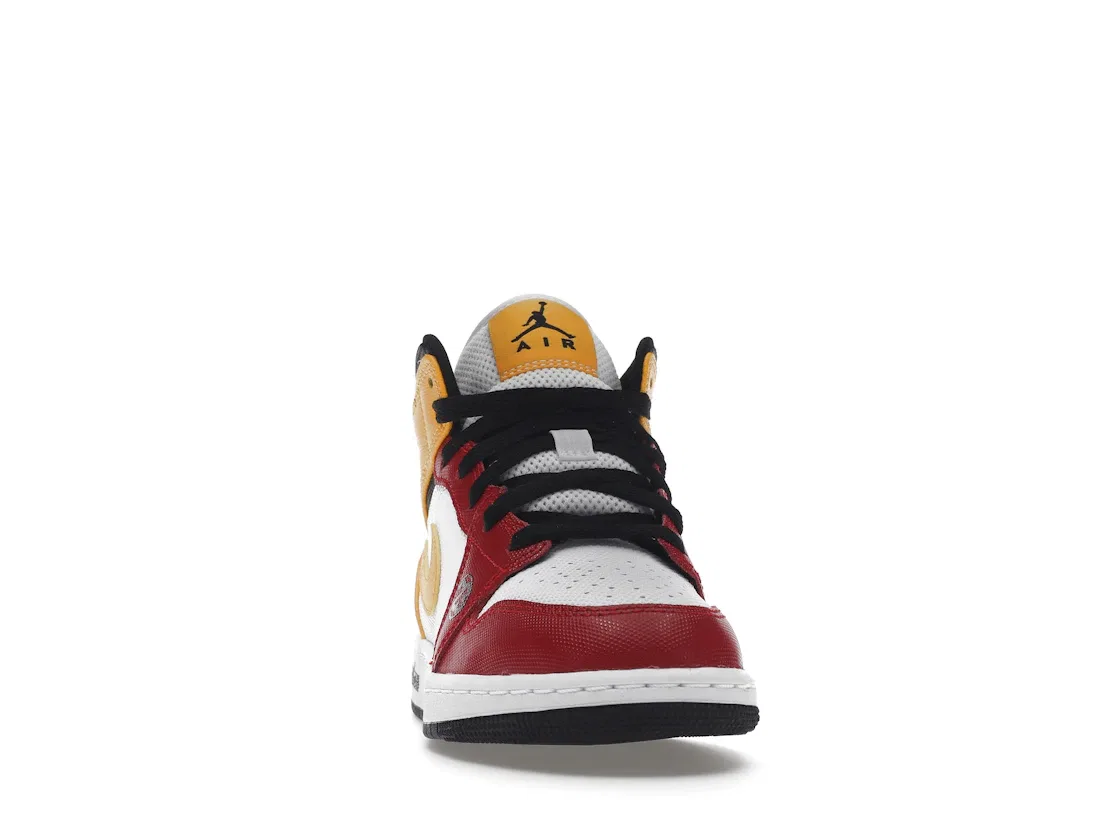 Детские кроссовки Lifestyle с цветовой блокировкой Jordan 1 Mid SE Jordan, White/Varsity Red/Yellow — фото 2
