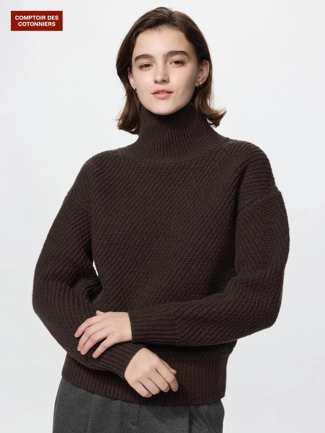 Свитер Uniqlo, свободный крой, высокий воротник, темно-коричневый