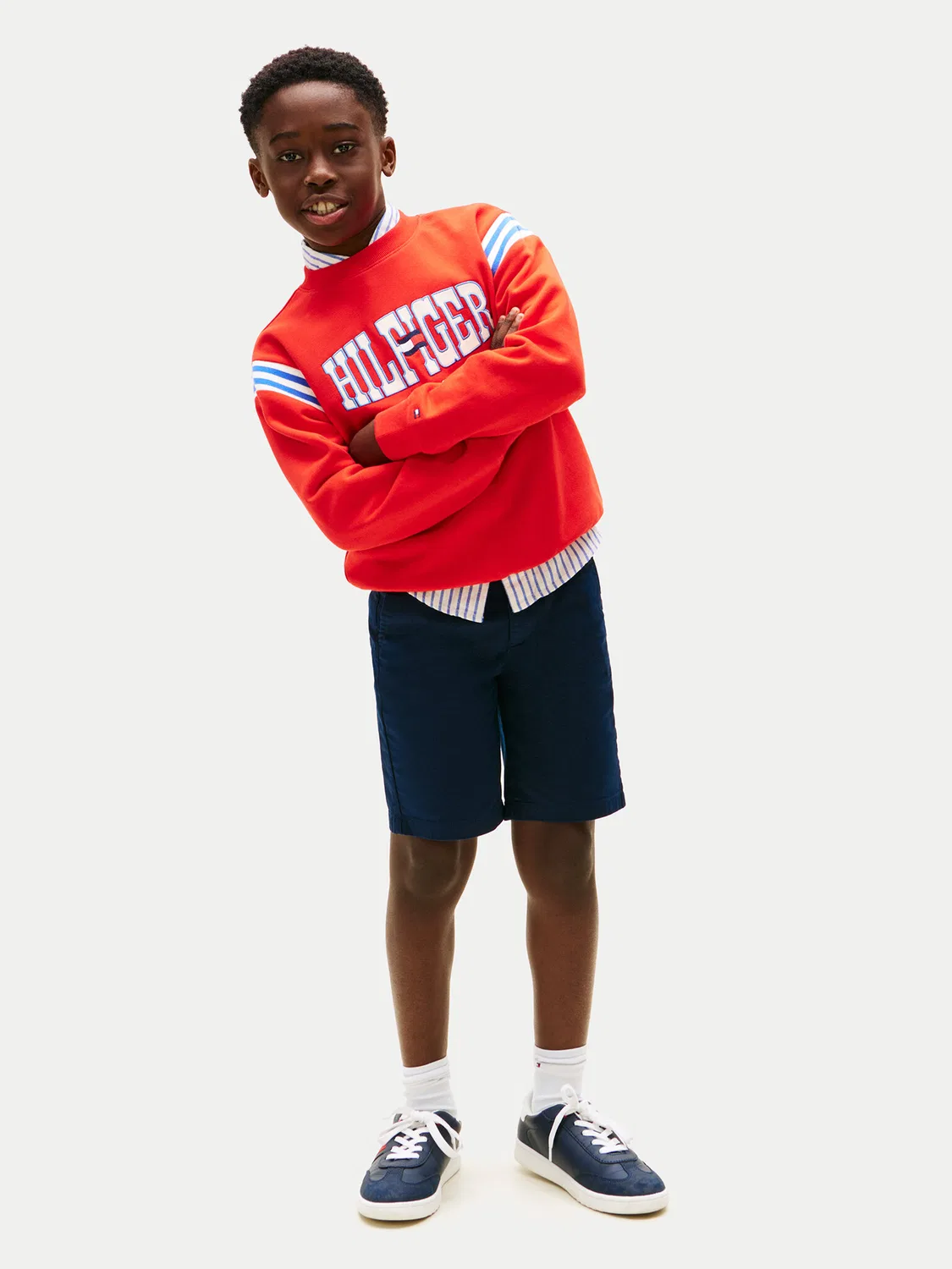 Тканевые шорты стандартного кроя для мальчика Essential Tommy Hilfiger, темно-синий — фото 2