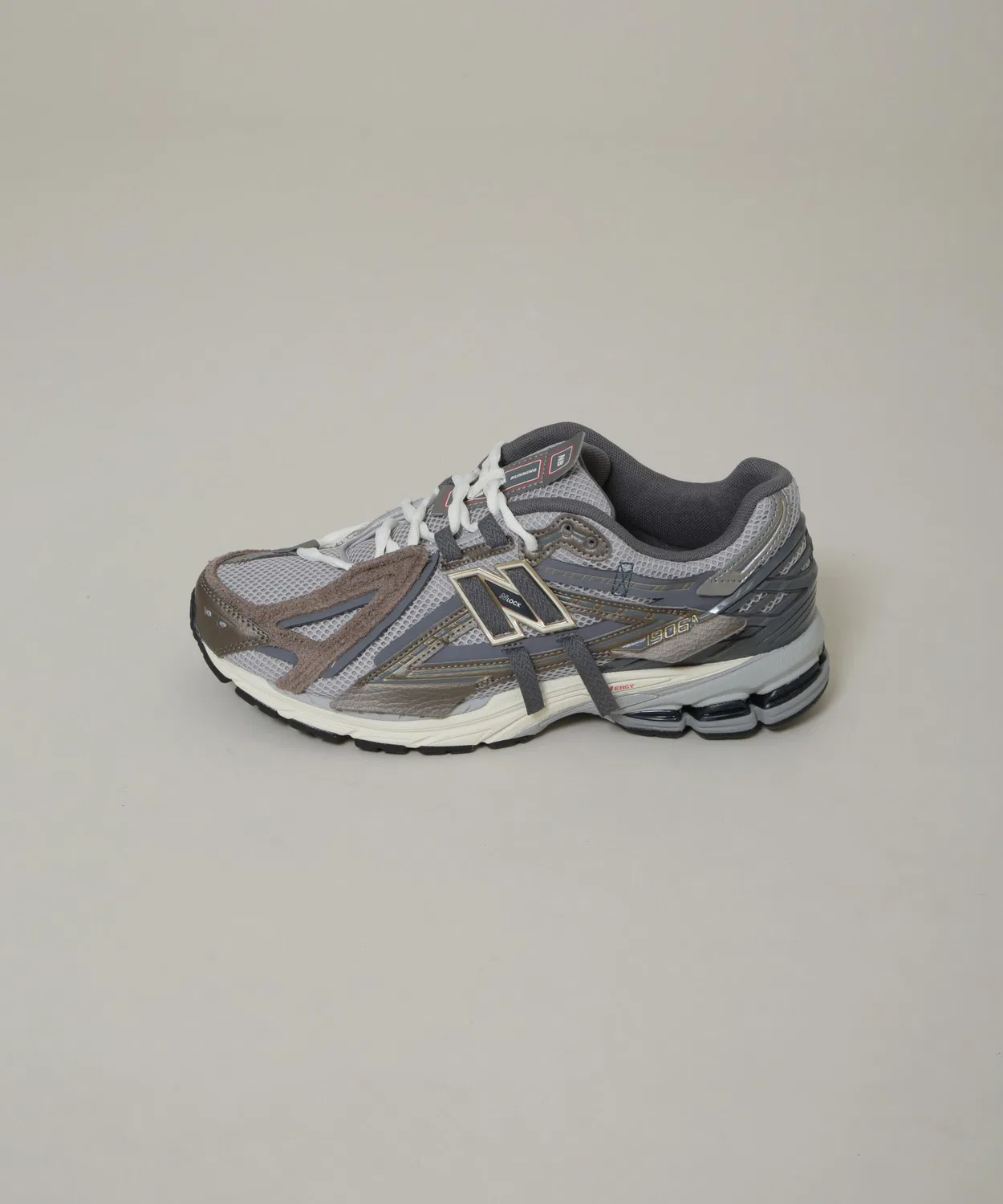 Мужские кроссовки New Balance 1906A с сеткой и кожаными вставками коричневые — фото 2