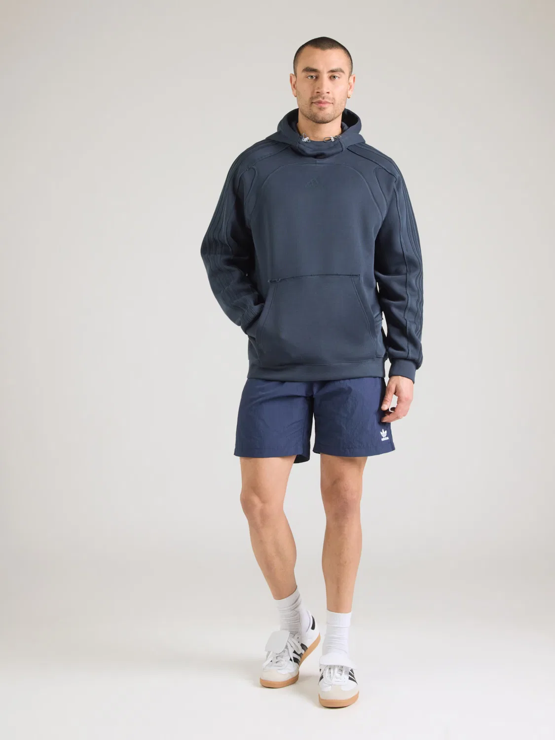 Толстовка Adidas Originals SPACER CUTLINE темно-синего цвета — фото 2
