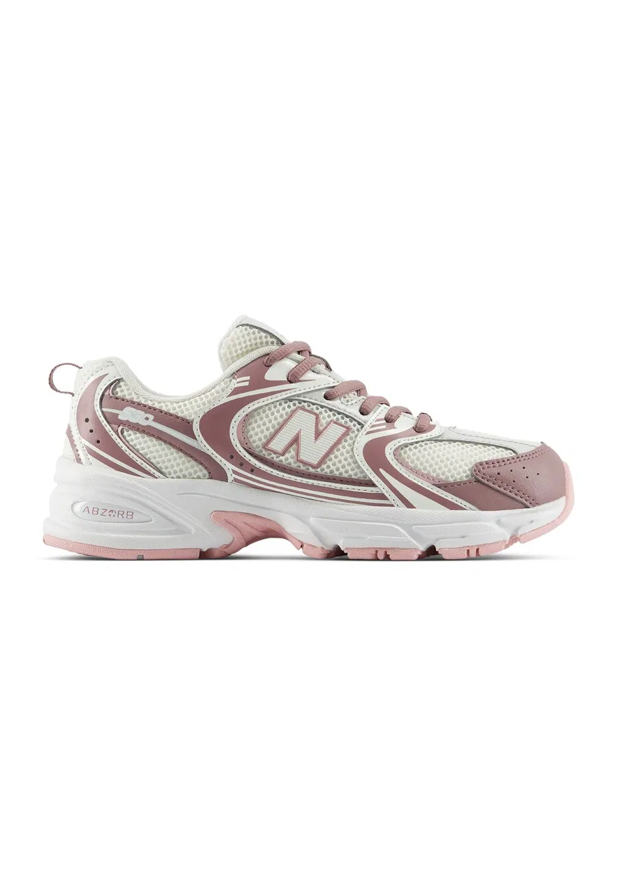 Кроссовки New Balance '530' коричневого и белого цвета