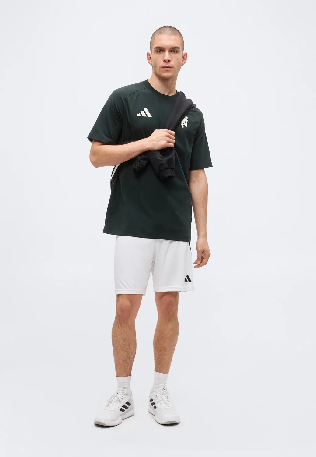 Футболка Manchester United Tiro Travel Tee - клубная одежда Adidas Performance, Jungle Ink — фото 2