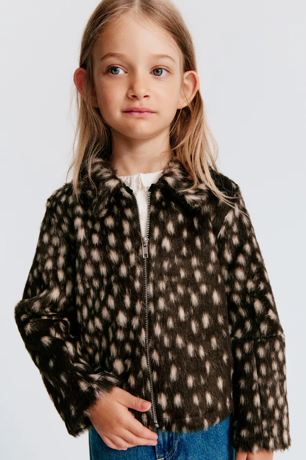 Пушистая куртка H&M, Dunkelbraun/Gepunktet