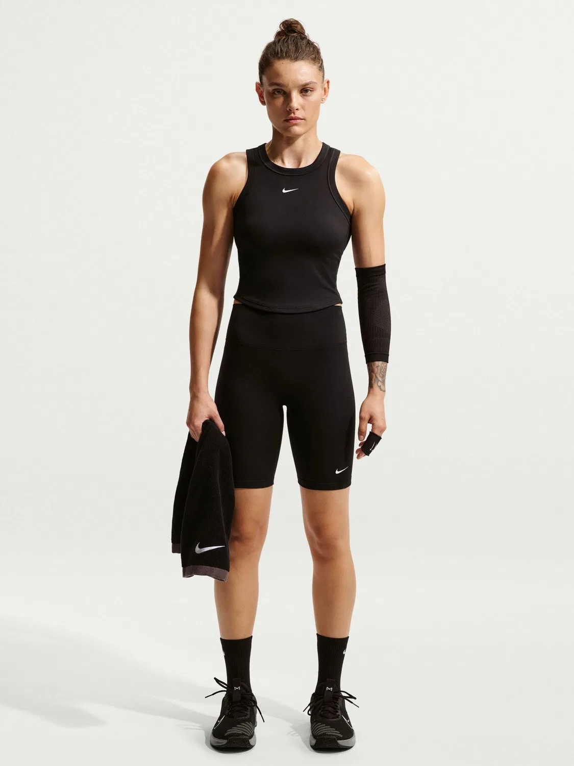 Шорты велосипедные Nike One High-Waisted 8" Nike, черный