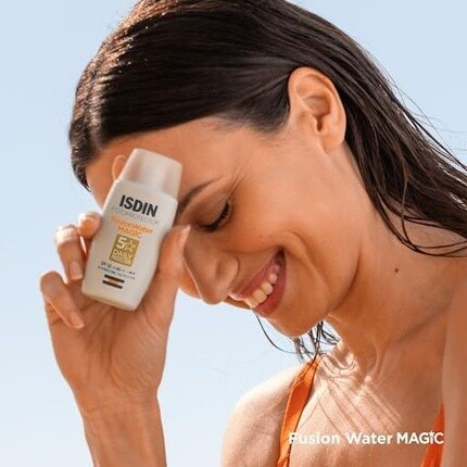 Солнцезащитный крем для лица Isdin Fusion Water Magic SPF50, 50 мл — фото 2