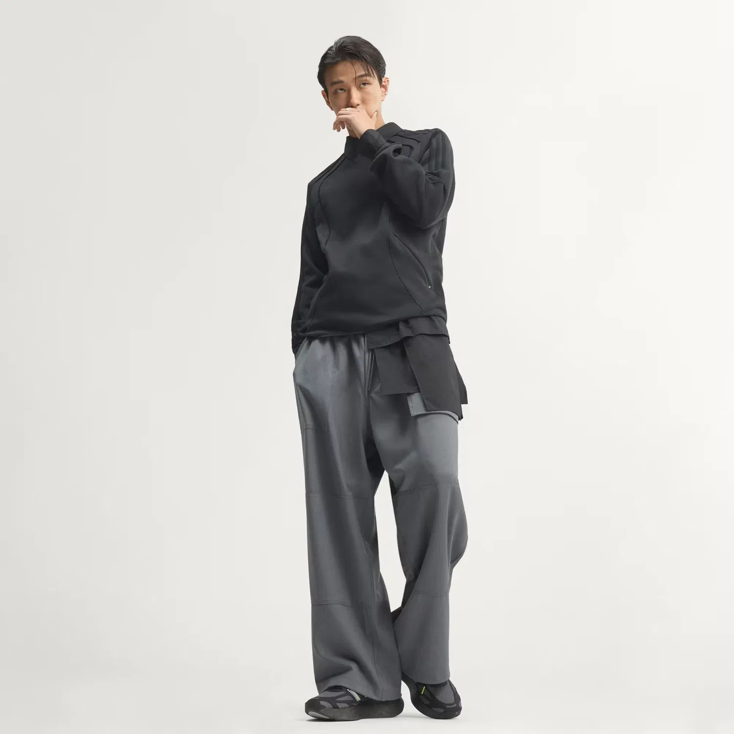 Мужской свитшот прямого кроя Spacer Teamgeist 26 Cutline Crew Adidas Originals, черный — фото 3
