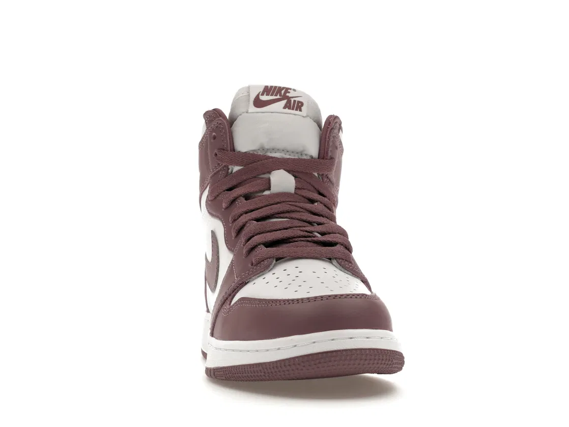 Детские кроссовки Lifestyle с кожаным верхом Jordan 1 Retro High OG Jordan, White/Sky J Mauve/White — фото 2