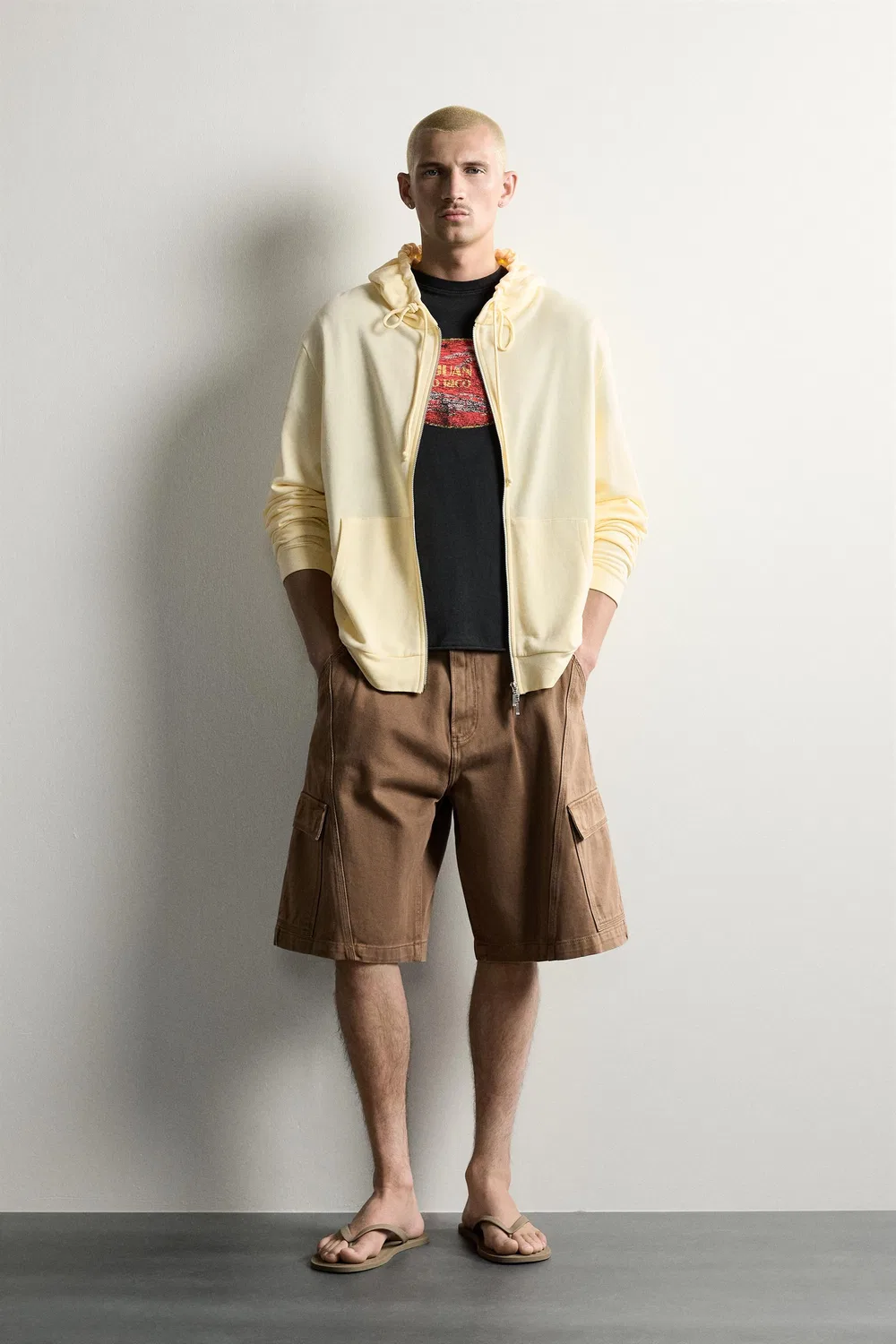 Свободные шорты-бермуды в стиле карго с декоративными швами. ZARA, Brown