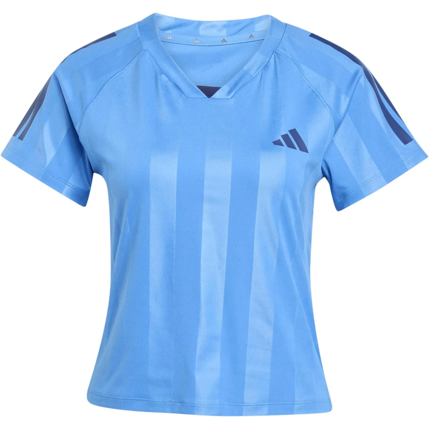 Спортивная футболка Adidas Performance Shirt Q2 Hyg в темно-синем и небесно-голубом цветах