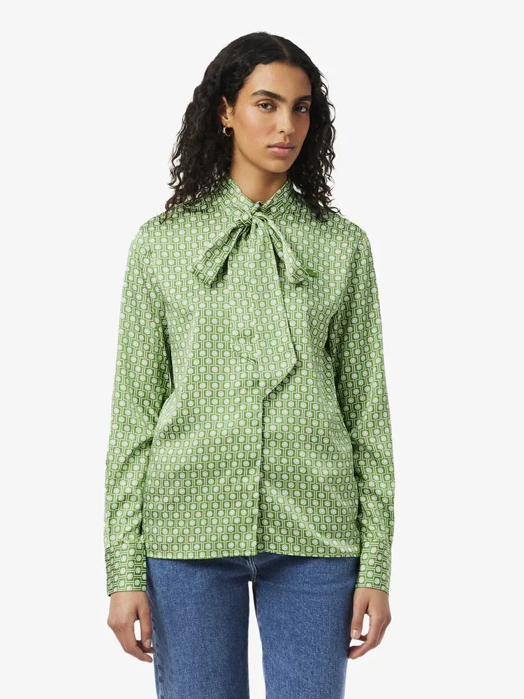 Блуза LACOSTE CF2626, атласная, длинный рукав, зеленый