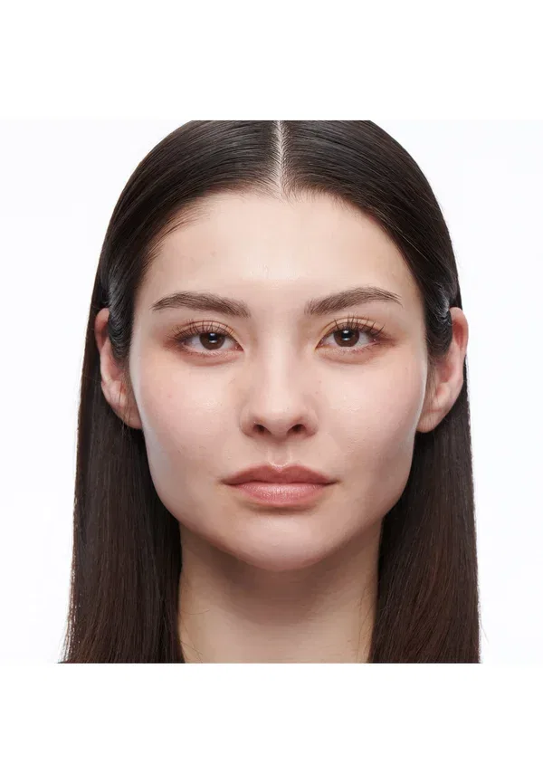 Консилер с витамином C Studio Radiance 24hr Luminous Lift Concealer Mac N12 11 мл, цвет n12 — фото 2