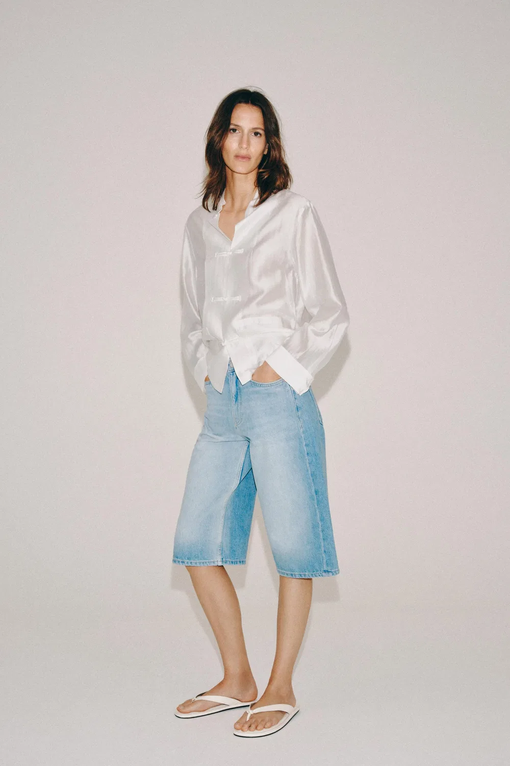 Джинсовые шорты-бермуды средней посадки из коллекции ZW ZARA, Light blue