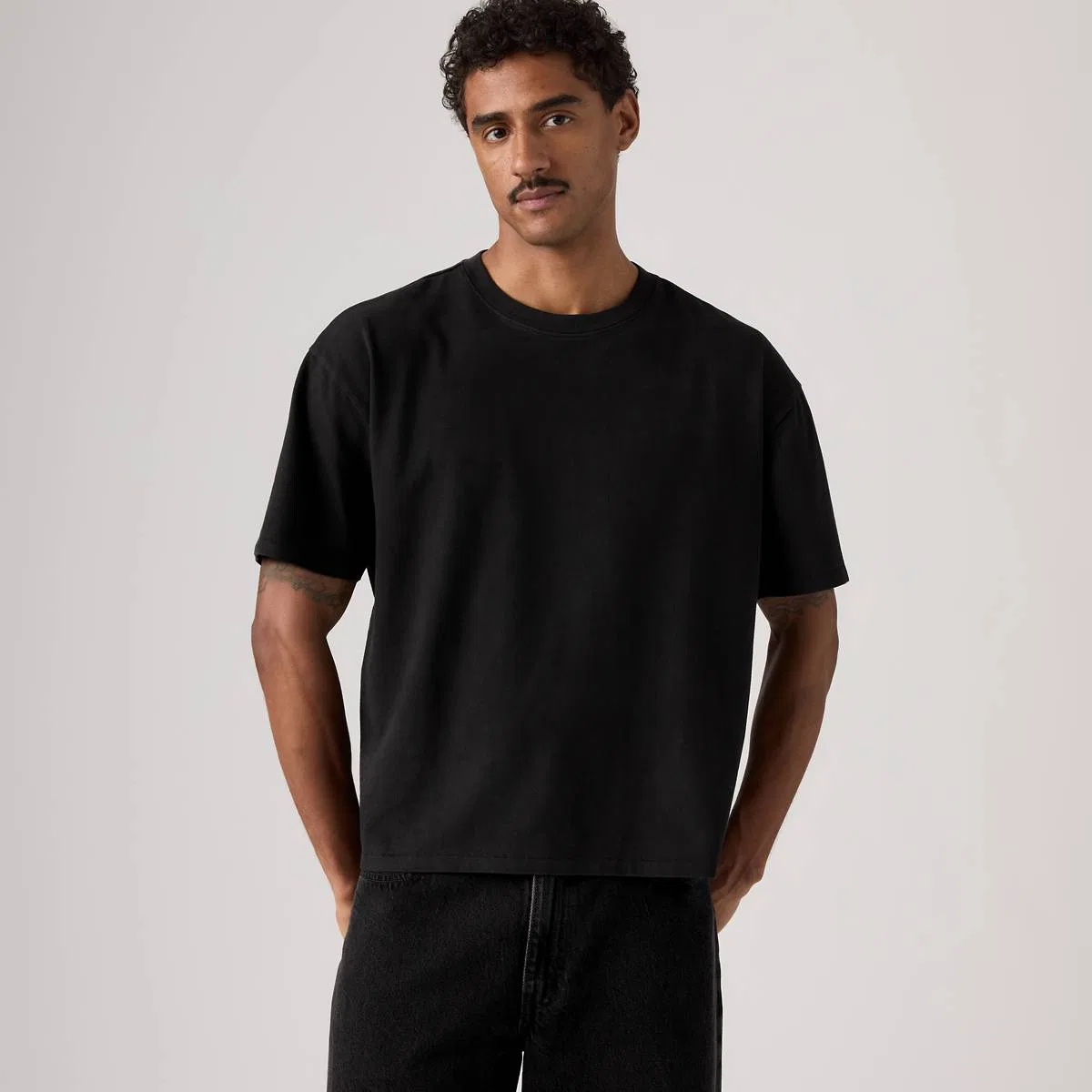 Свободная футболка с коротким рукавом Levi's, Sheen Wash Jet Black - Black
