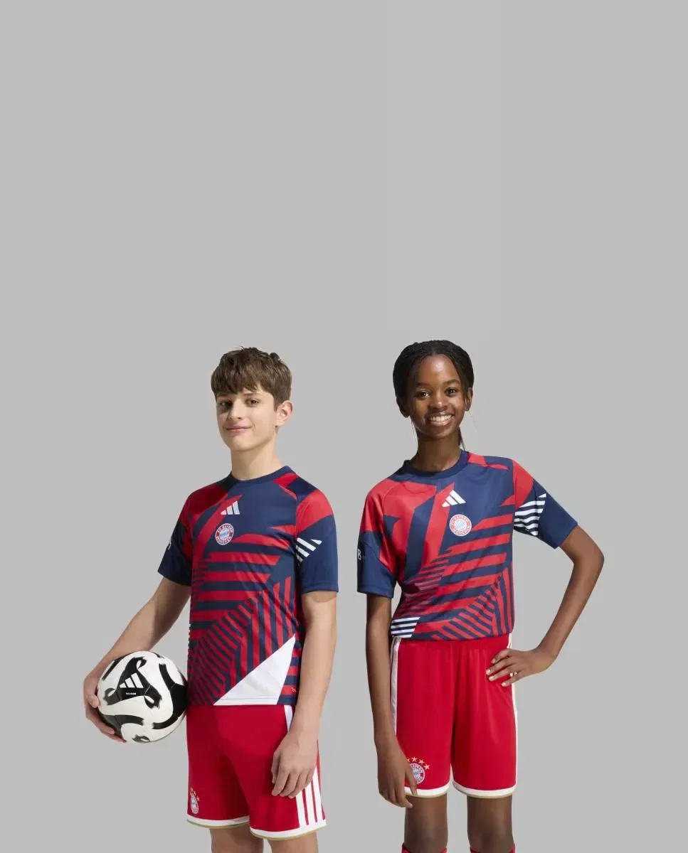 Детская футболка для мальчиков FC Bayern Munich 2026-2027 Pre-Match adidas, Azul Marino / Rojo