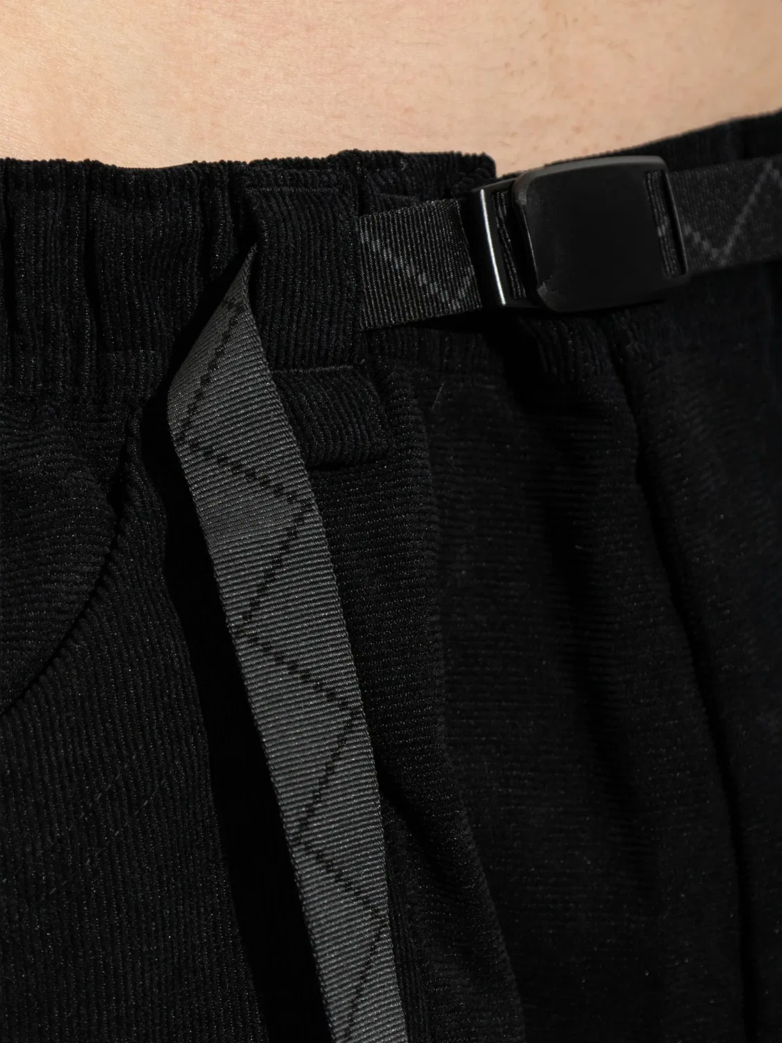 Вельветовые шорты с ремнем Nike, черный — фото 2