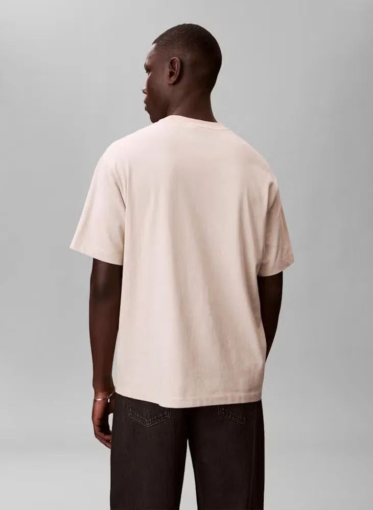 Футболка с принтом логотипа Relaxed Fit Logo Calvin Klein, овсяный — фото 2