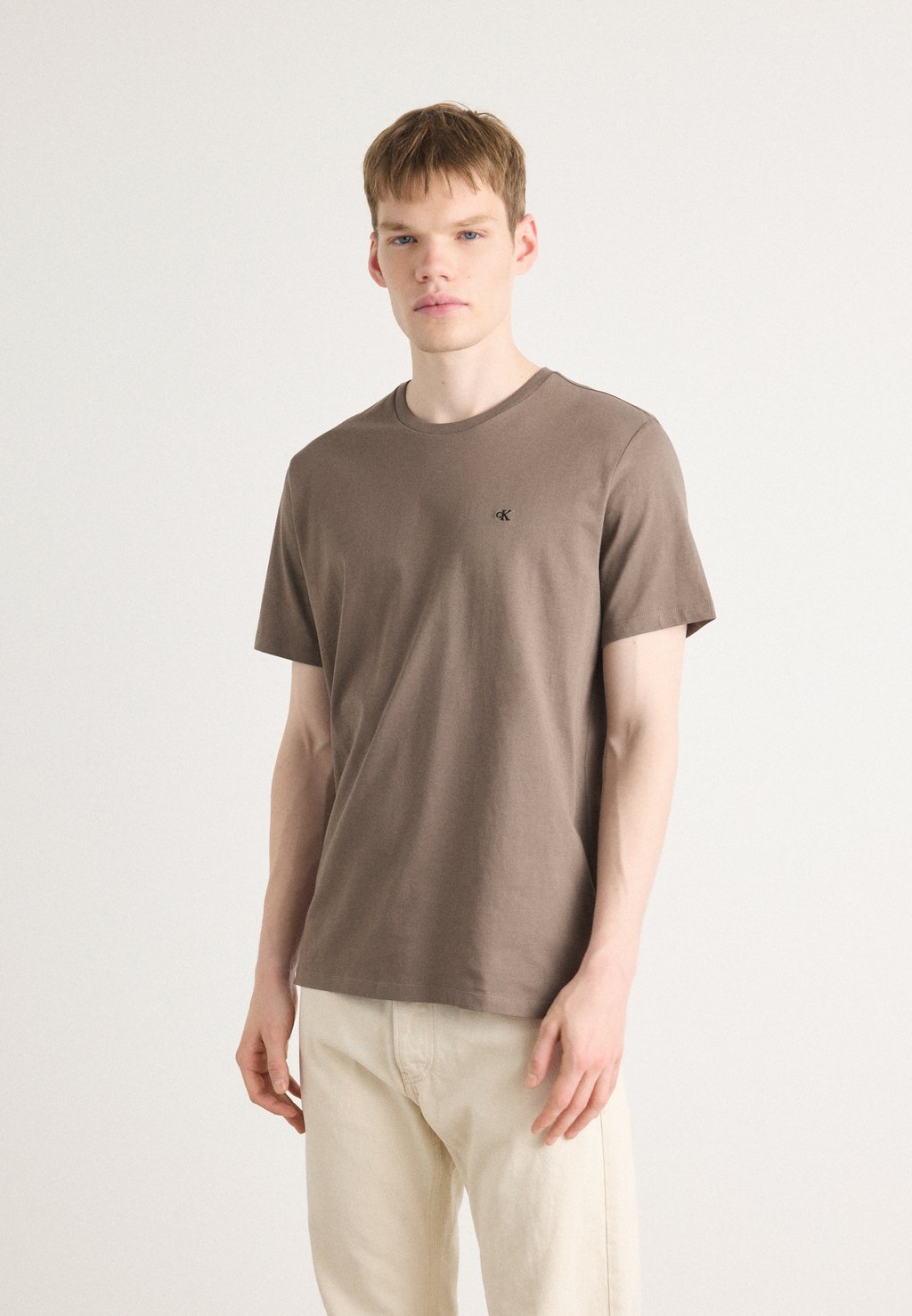 

Базовая футболка SMOOTH SOLID TEE Calvin Klein Jeans, коричневый