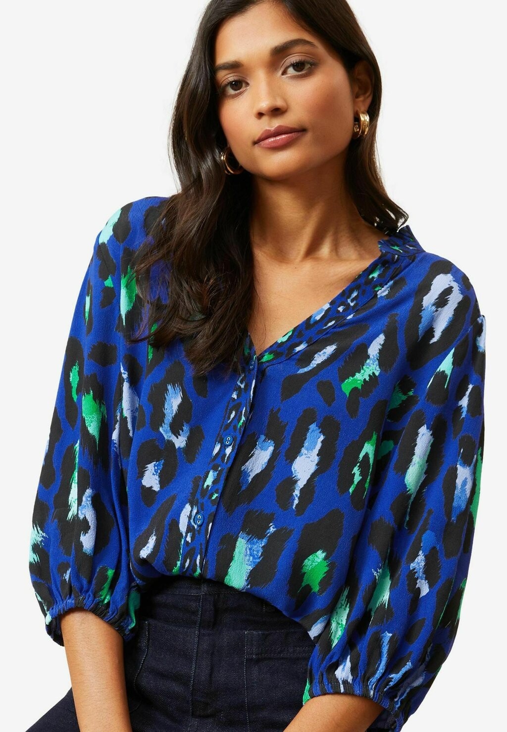 

Рубашка-блузка RUFFLE V NECK 3/4 SLEEVE BUTTON THROUGH PETITE Love & Roses, синий
