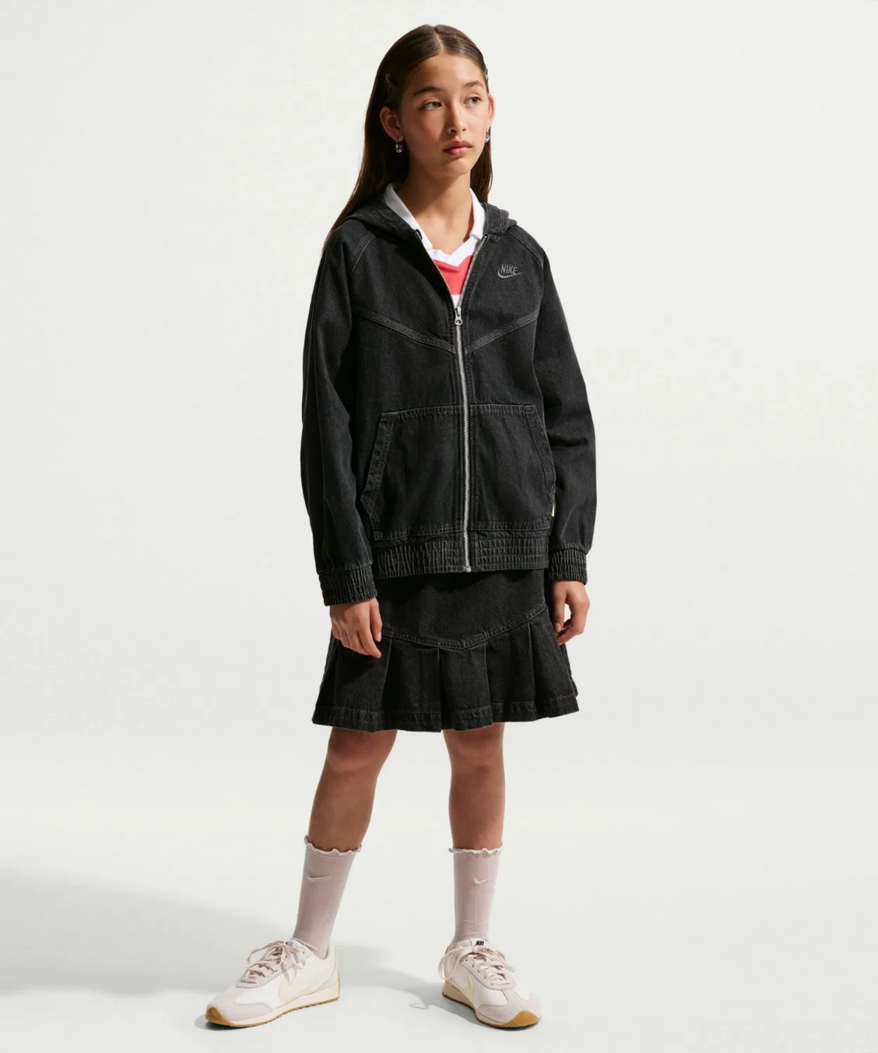 Детская джинсовая куртка с капюшоном на молнии Nike Sportswear Collection, Black — фото 4