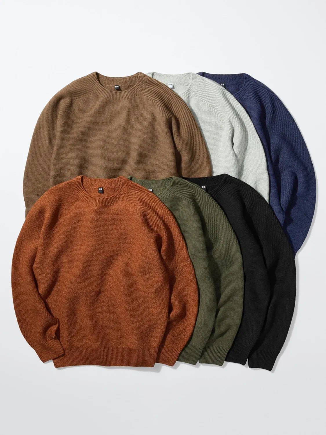 Свитер с длинным рукавом 3D круглый вырез Uniqlo, черный — фото 3