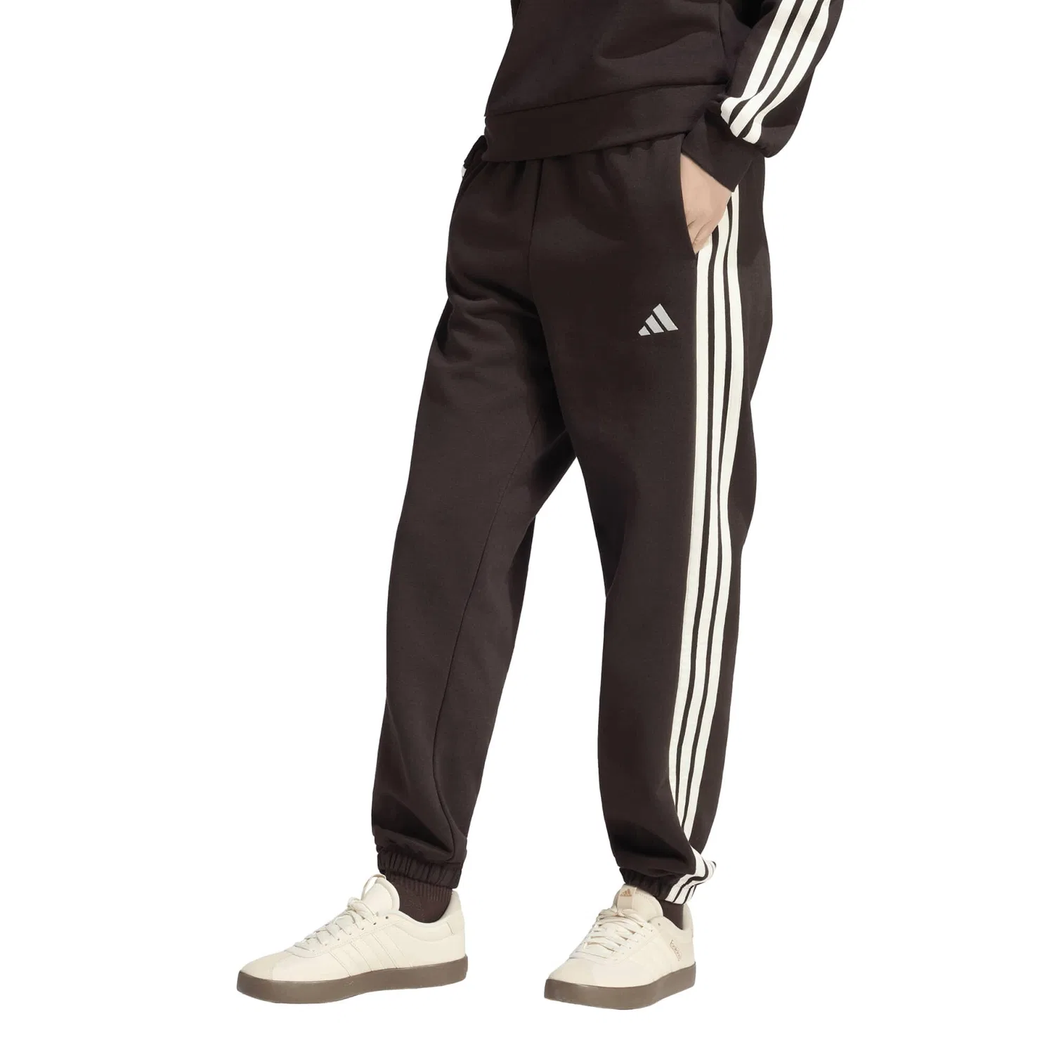 Женские спортивные штаны из флиса с логотипом Adidas Essentials 3S Fleece Loose Pants, Braun Weiss Braun — фото 2