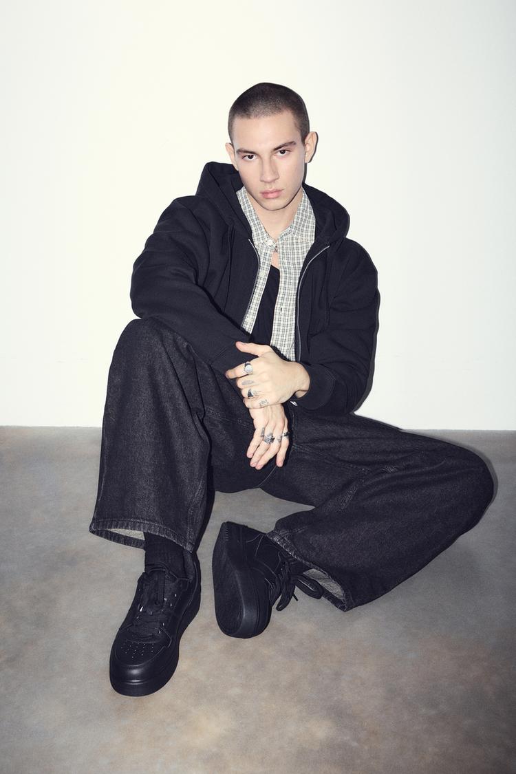 

Кроссовки на толстой подошве Pull And Bear, черный
