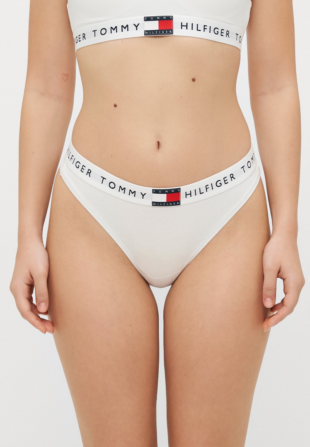 

Стринги HERITAGE CLASSIC THONG Tommy Hilfiger, белый