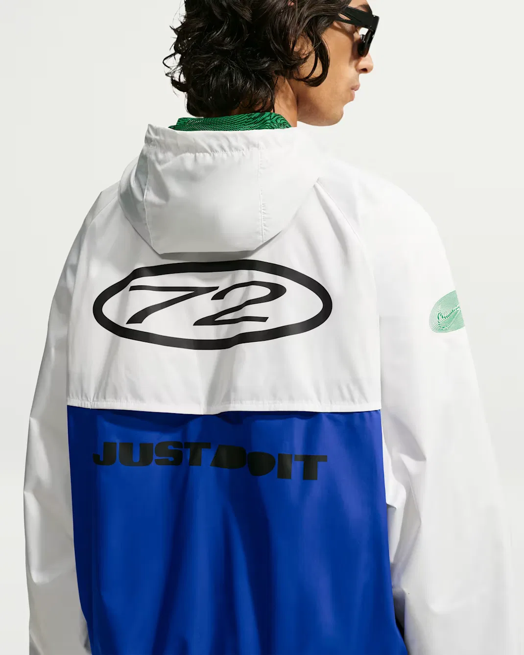Мужская куртка Storm-FIT с графическим принтом Nike Windrunner, Summit White/Old Royal/Old Royal — фото 2