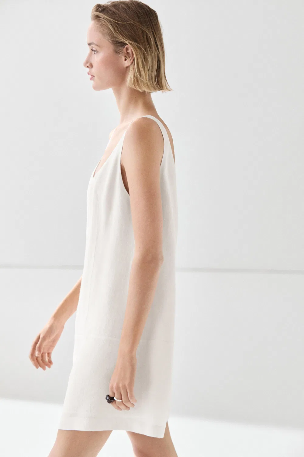 Струящееся короткое льняное платье Massimo Dutti, белый — фото 4