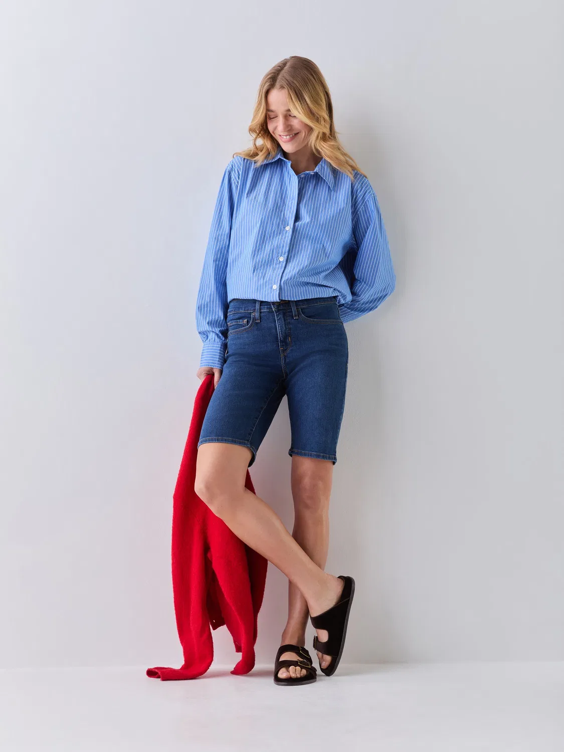 Шорты бермуды shaping Levi's, темно-синий