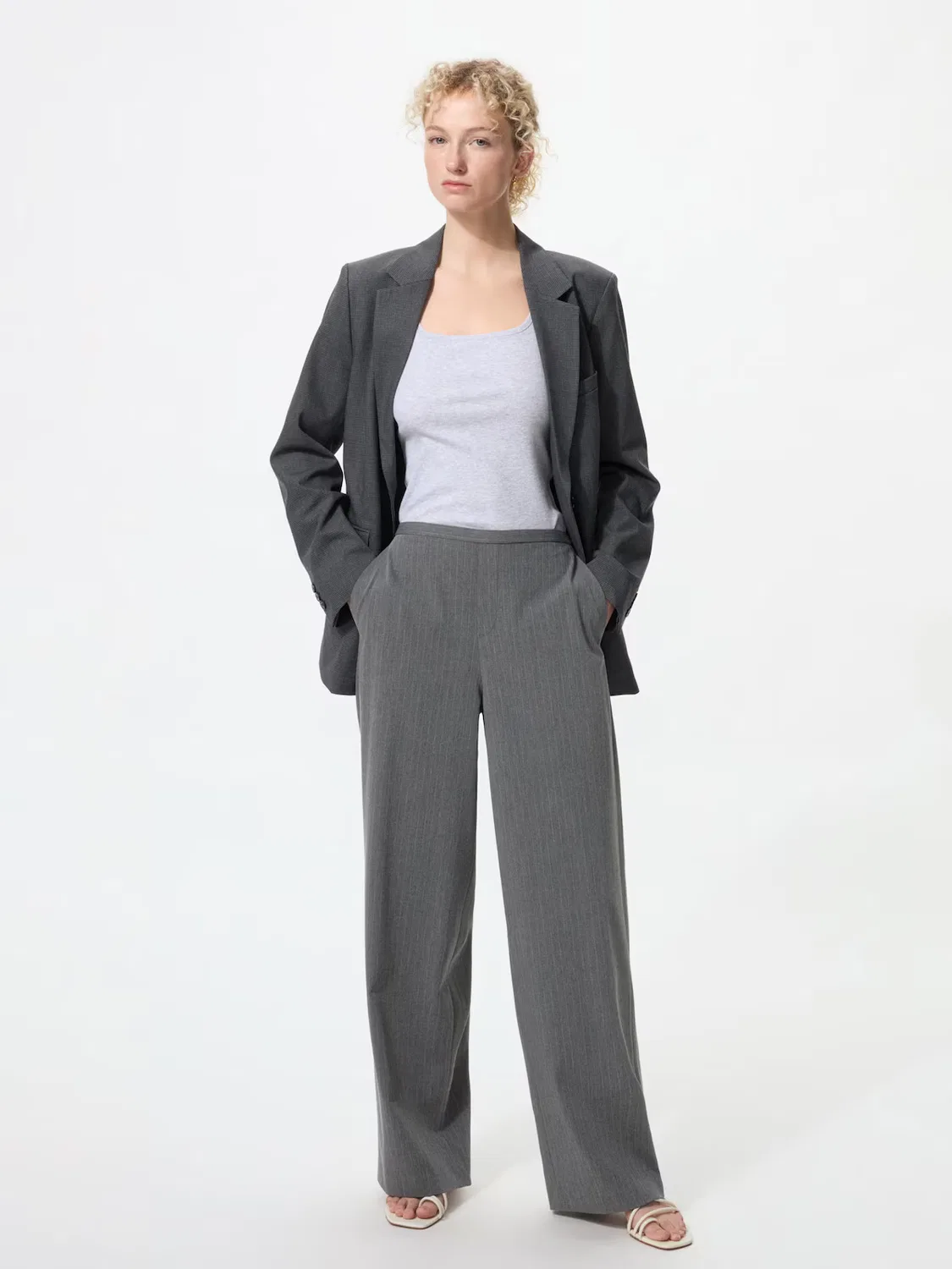 Длинные брюки Uniqlo, серый, в полоску