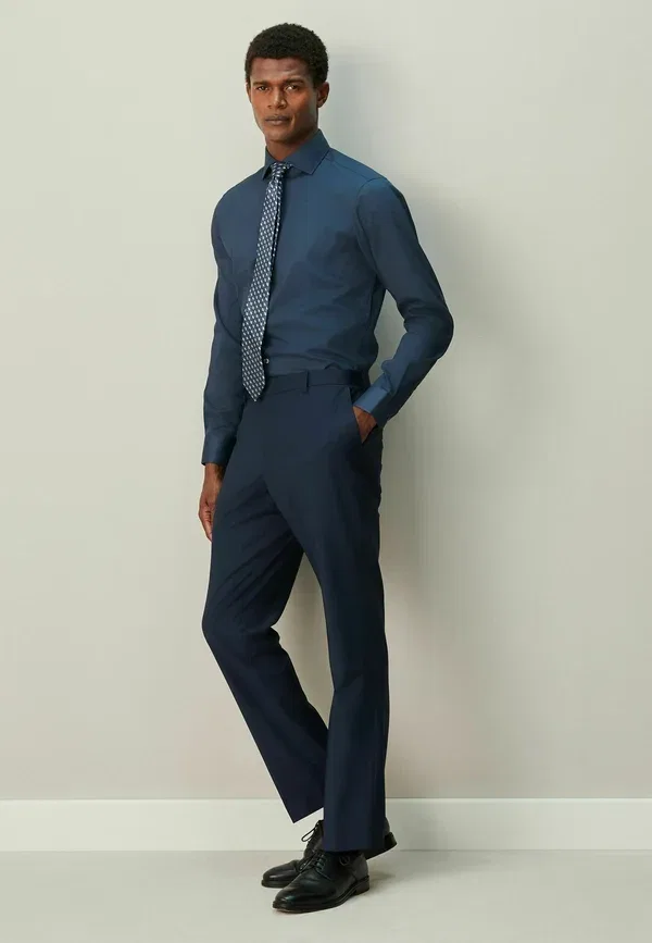 Комплект рубашка и брюки из полиэстера и хлопка, модель Set, Next, Navy Blue, темно-синий — фото 2