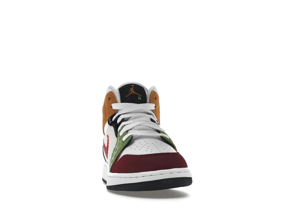 Детские кроссовки с принтом Jordan 1 Mid SE Messy Room, White/Gym Red/Black/Pearl White — фото 2