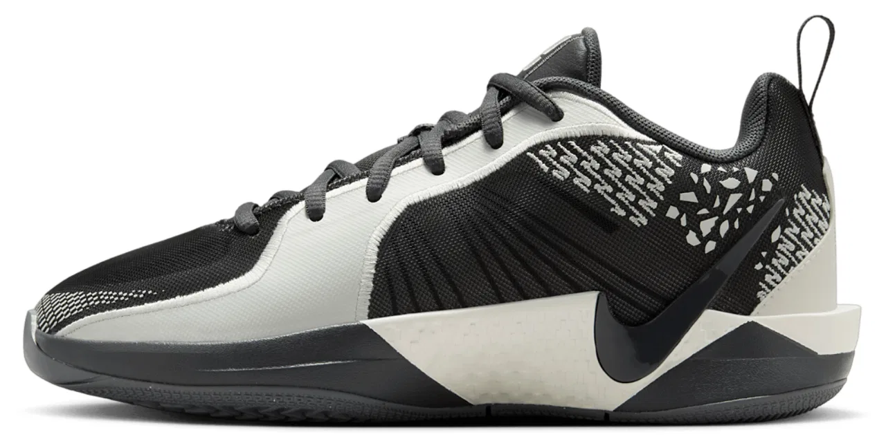 Детские баскетбольные кроссовки Sabrina 2 Nike, цвет Sail/Iron Grey/Hot Punch — фото 2