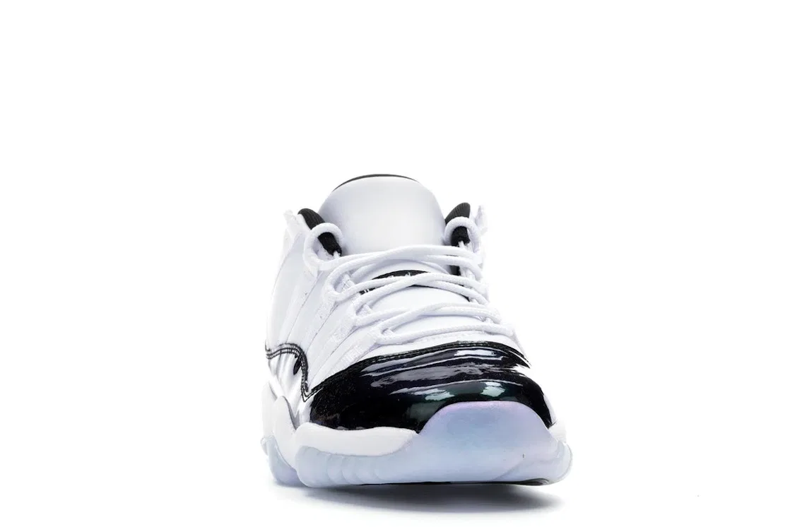 Детские кроссовки Lifestyle с принтом Jordan 11 Retro Low Jordan, White/Black-Emerald Rise — фото 2