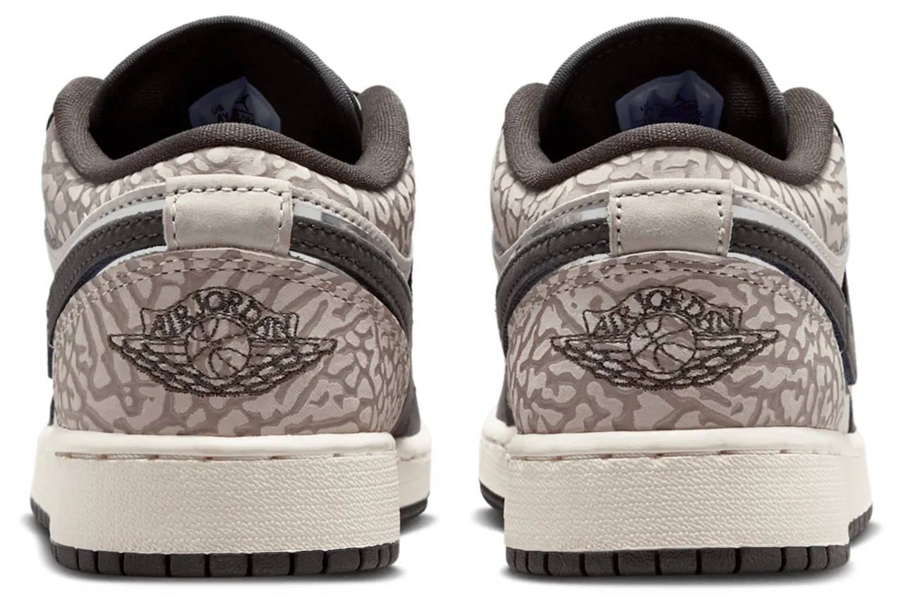 Кроссовки для мальчиков AJ 1 Low SE Jordan, цвет Sail/Game Royal/Deep Pewter — фото 3