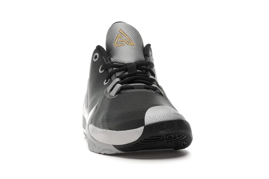 Детские кроссовки для мальчиков Nike Zoom Freak 1, Smoke Grey/Metallic Silver-Metallic Gold — фото 2