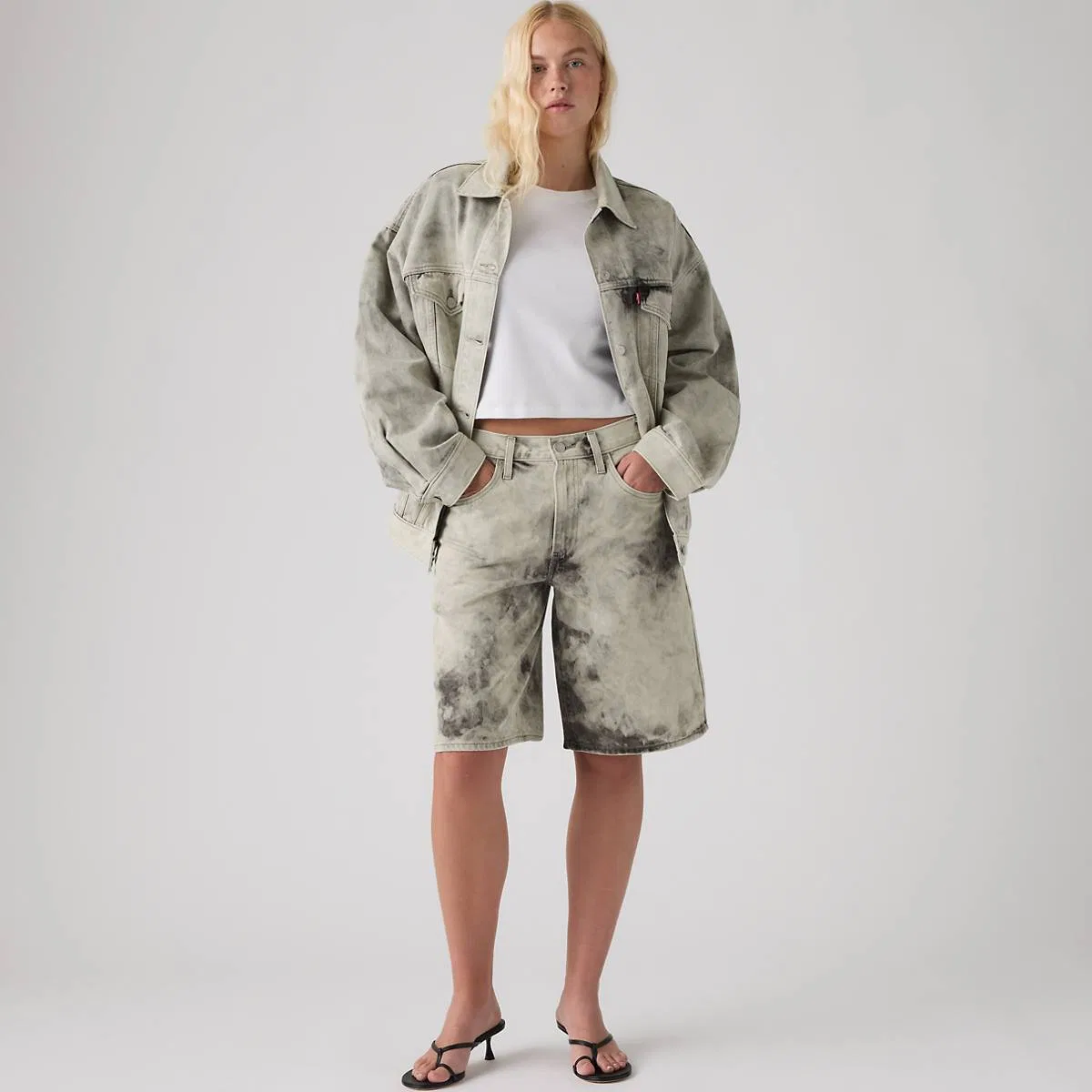 Свободные легкие джинсовые шорты в стиле «папа» Levi's, Soft Smoke Jort - Grey