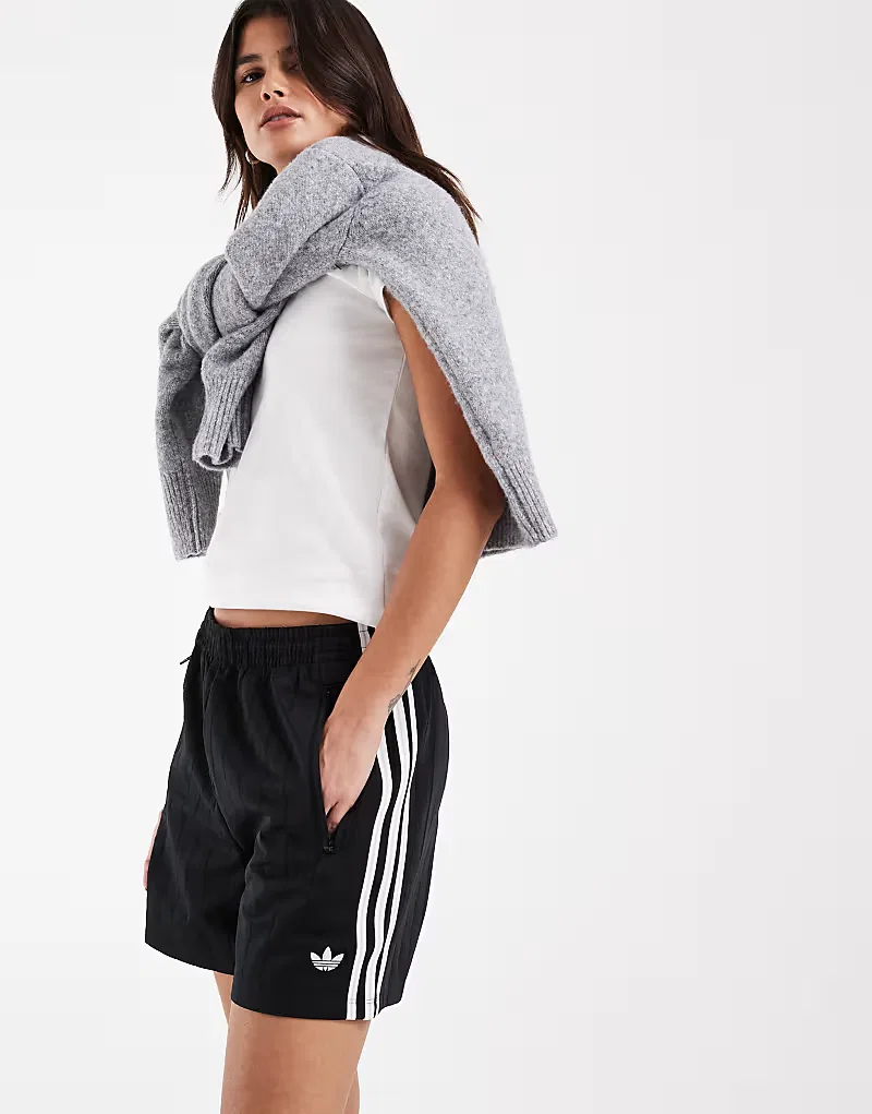Шорты Adidas Originals Firebird в черную полоску