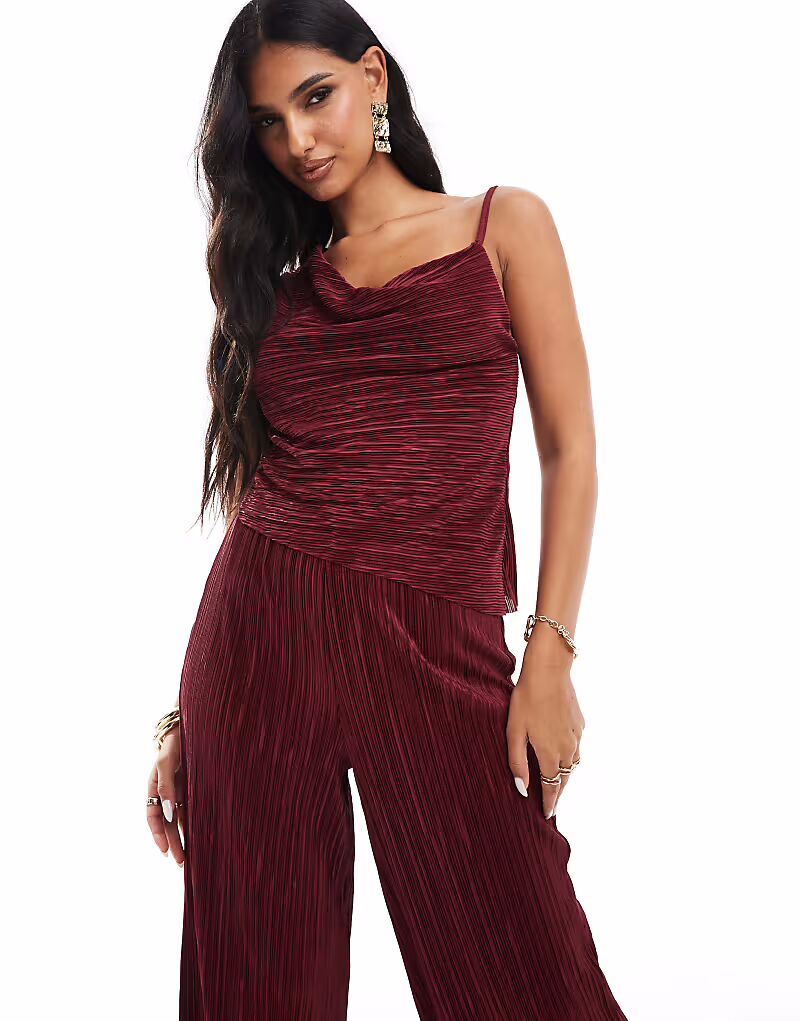 

Асимметричный топ-плиссе ASOS DESIGN цвета бордо