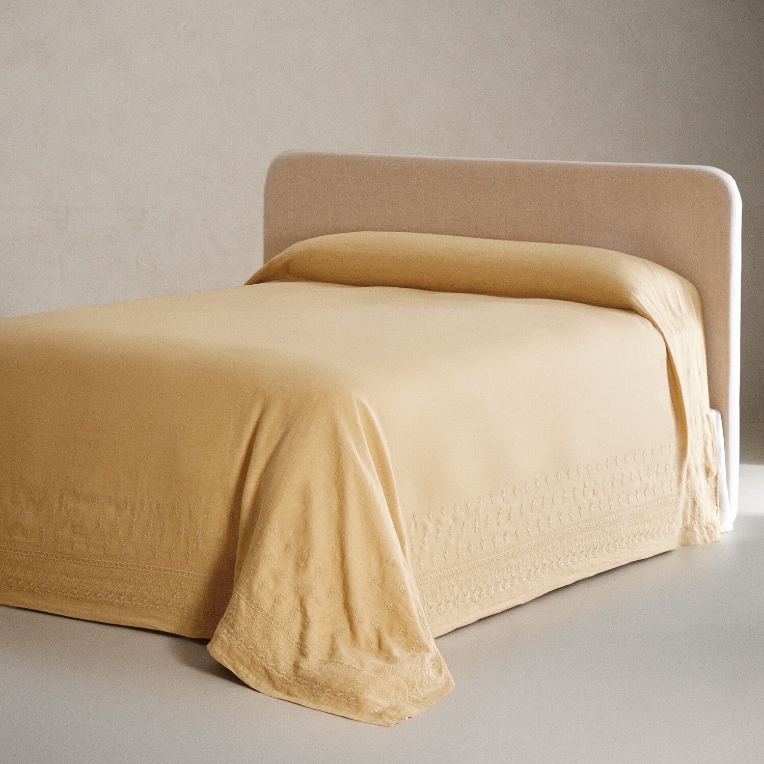 

Покрывало Zara Home Embroidered Linen, коричневый