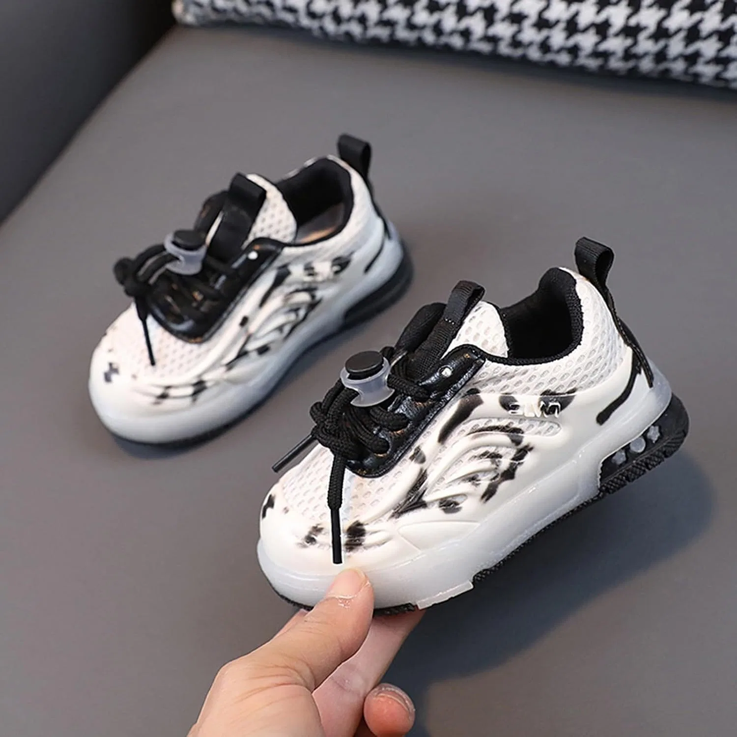 Детские кроссовки с широкой колодкой Mesh Sneakers, Black — фото 4