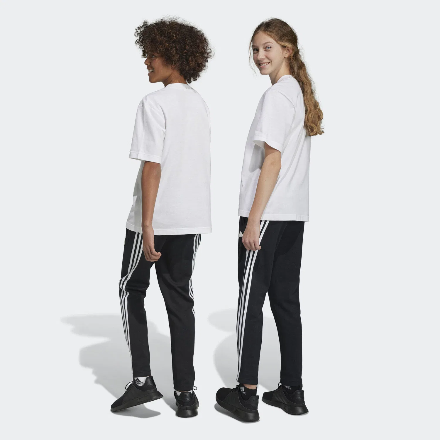 Детские спортивные брюки с принтом Future Icons 3-Streifen Ankle-Length Hose Adidas, Schwarz — фото 3
