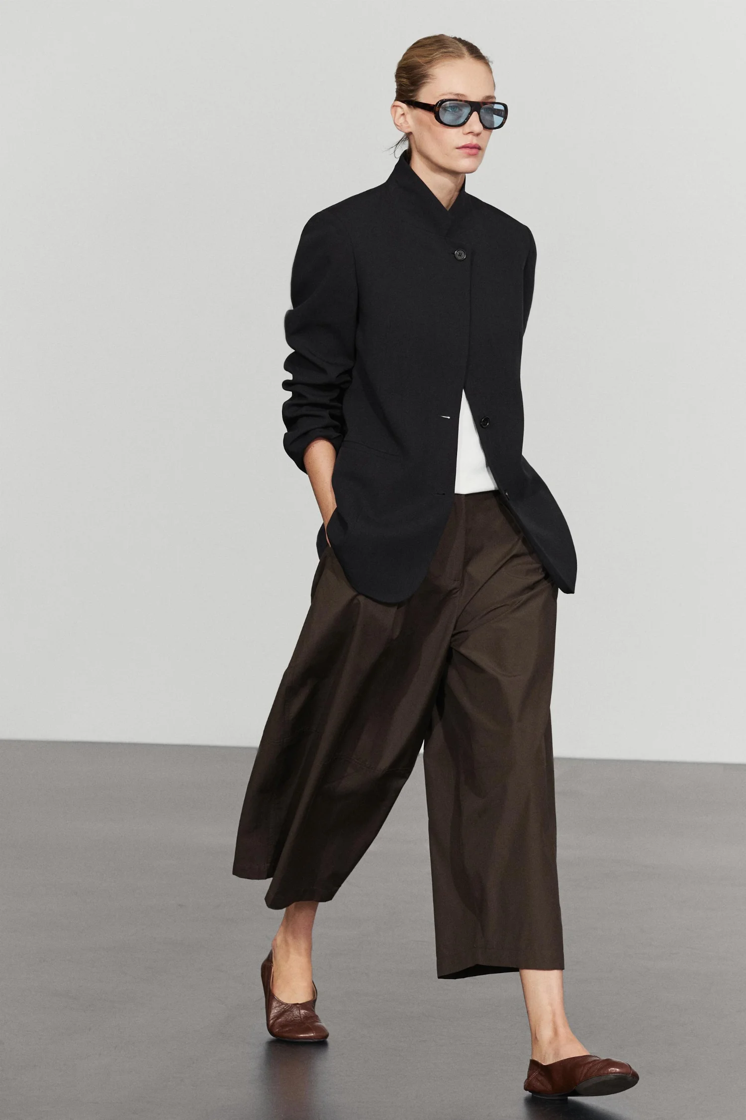 Пиджак Massimo Dutti Flowy Button-Detail, темно-синий — фото 3