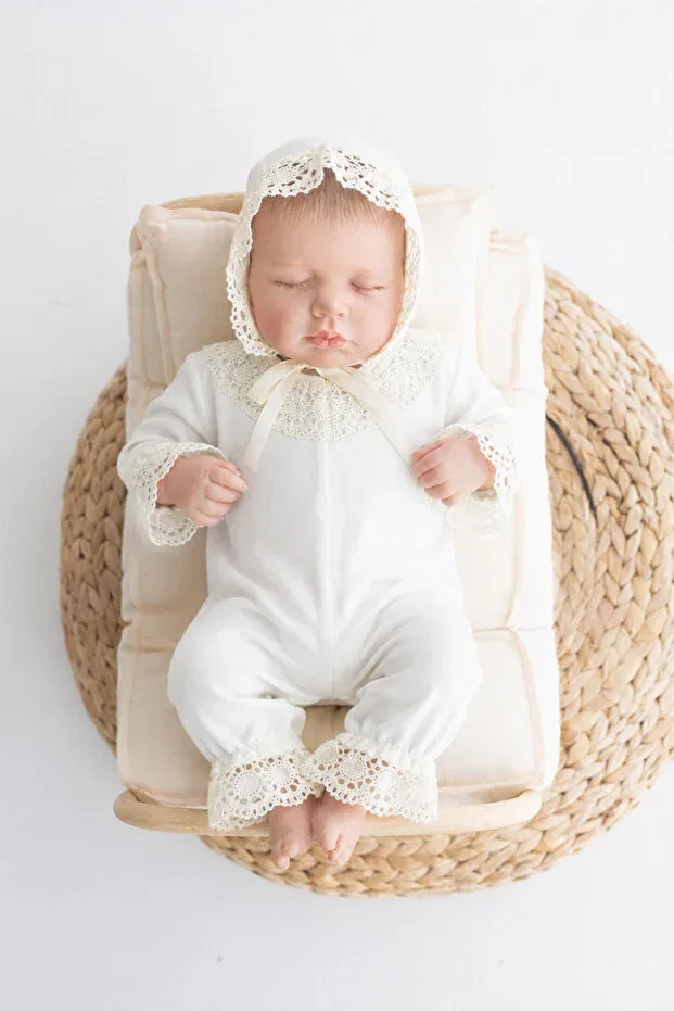 Детский комбинезон для девочек кружевной с длинным рукавом Bebe Wini, Ecru