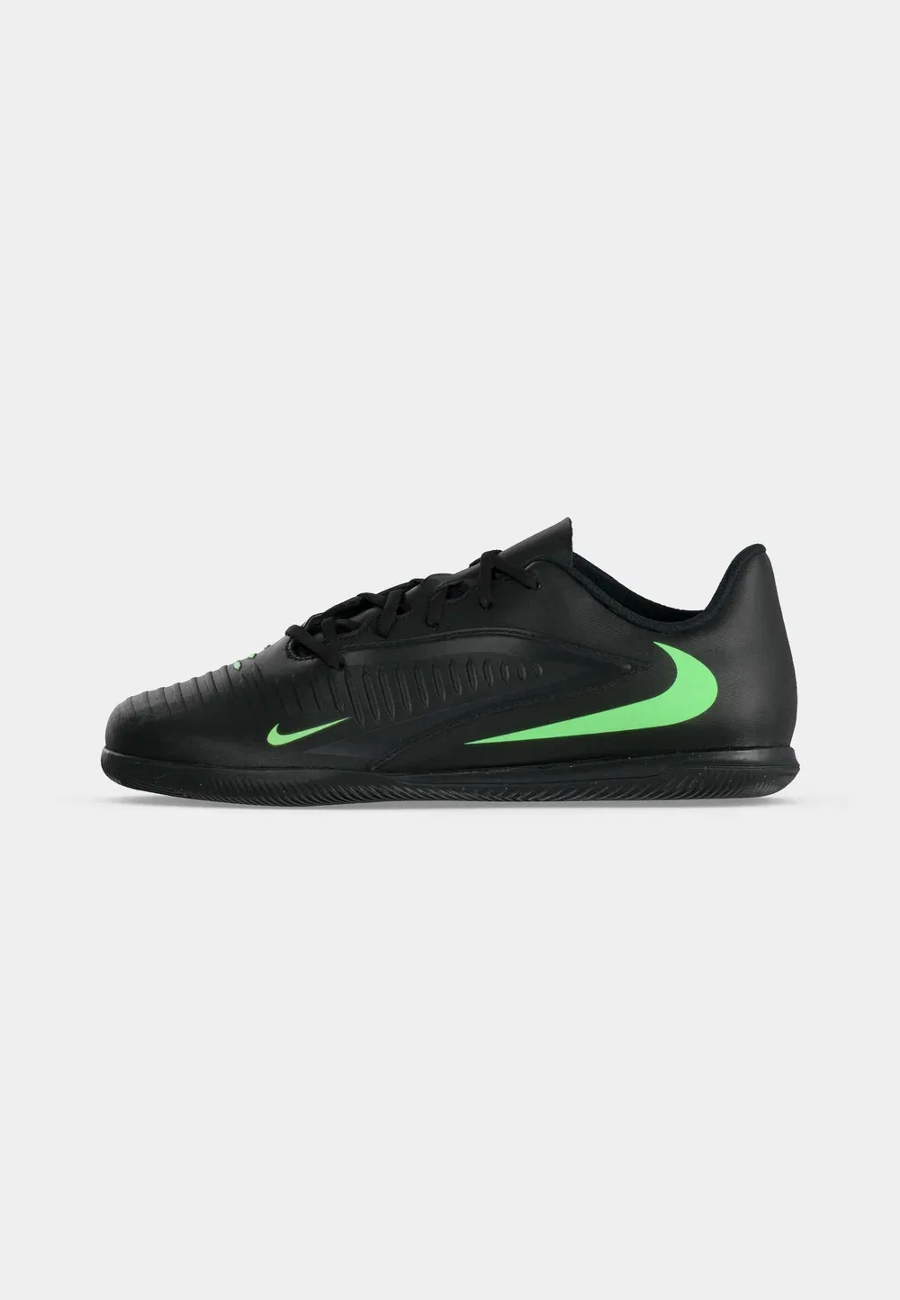 Футбольные бутсы Phantom 6 low club ic унисекс - для игры в помещении Nike Performance, Black/Illusion Green — фото 2
