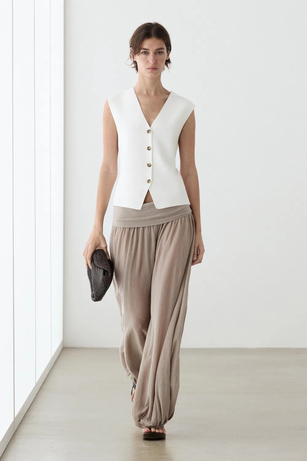 Жилет Massimo Dutti Knit With Button Details, белый — фото 3